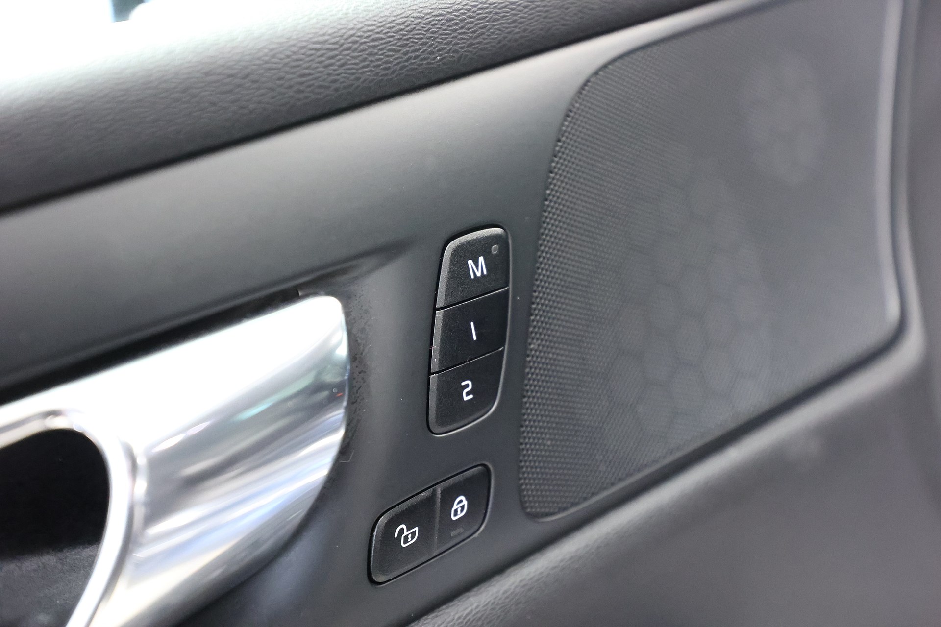 Volvo V60 T5 250hk R-Design Läder Keyless Värmare B-Kamera