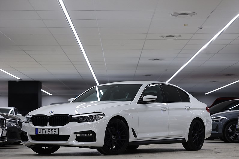 BMW 530i Sedan 252hk M Sport Shadow HiFi Drag