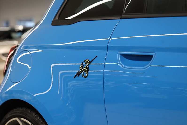 Abarth 500e 155hk *Kampanj!* Scorpionissma Alcantara JBL Pano