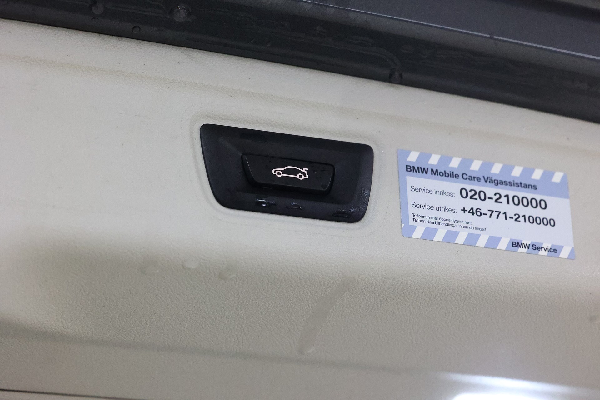 BMW 330e xDrive Touring 292hk Sport Line Shadow Navi Läder Drag