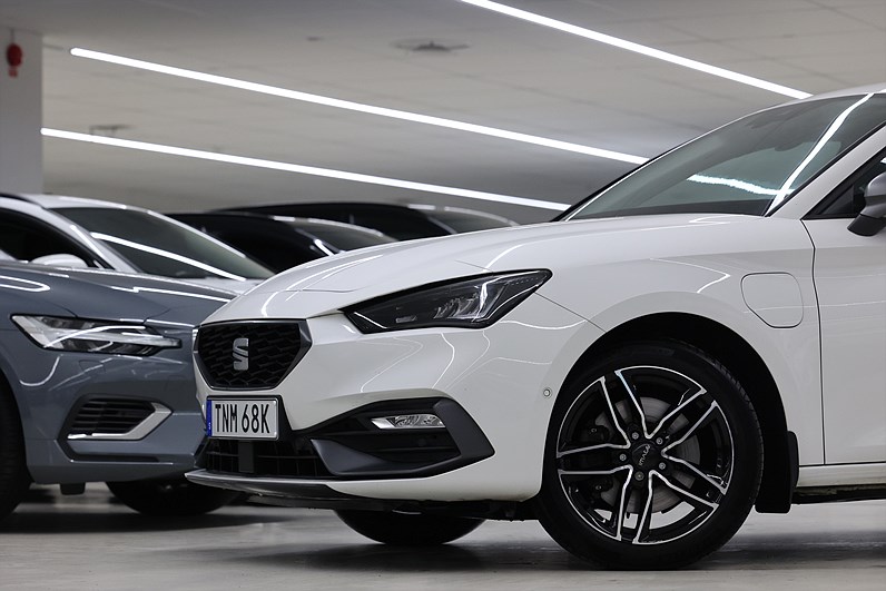 Seat Leon 1.4 e-Hybrid Sportstourer 204hk *Hjulkampanj!* FR Drag Navi Keyless