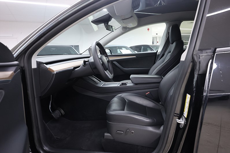 Tesla Model Y Long Range AWD 514hk *Hjulkampanj!* AP Drag Pano