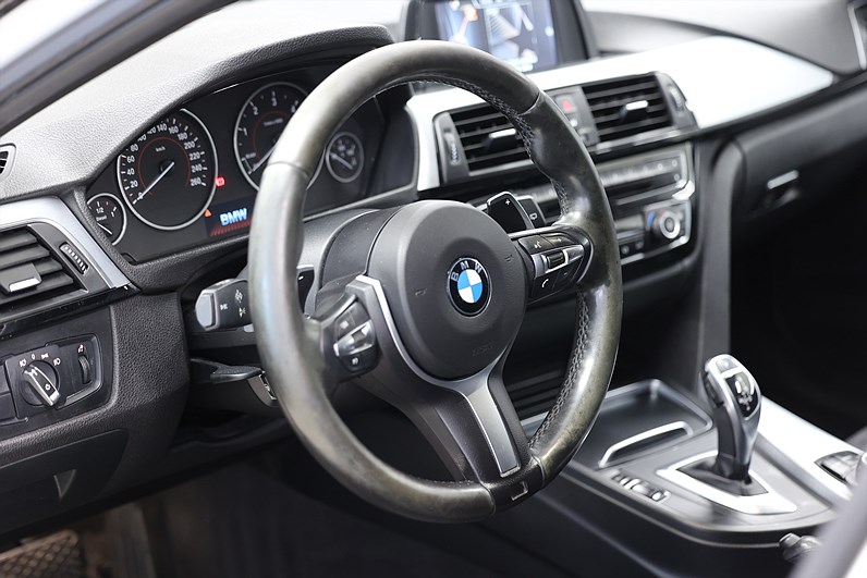 BMW 320d Touring 190hk M Sport Shadow Line Drag PDC