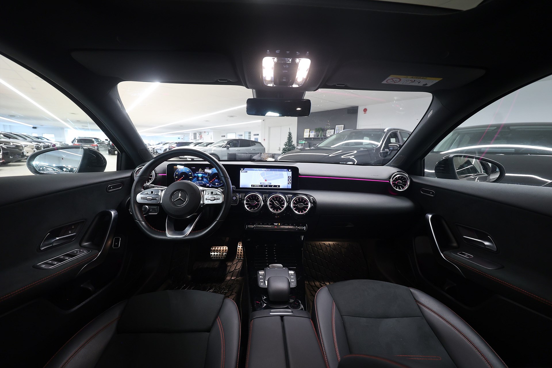 Mercedes-Benz A 250 e 218hk AMG Line Pano Värmare Keyless