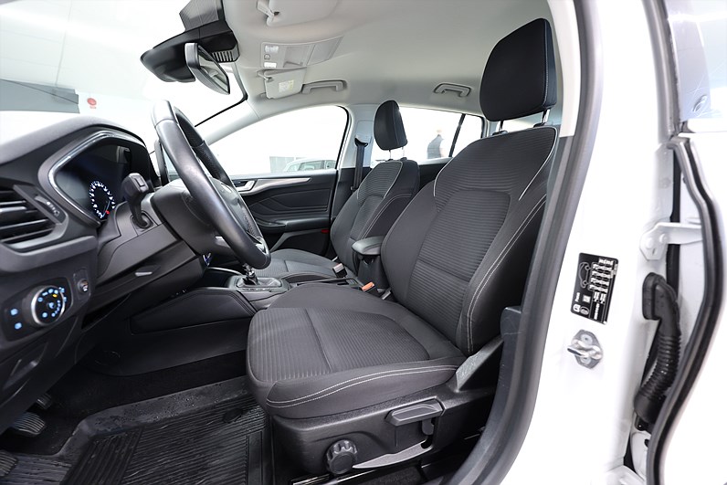 Ford Focus 1.5 Ecoblue 120hk Titanium Keyless Adapth farth Carplay