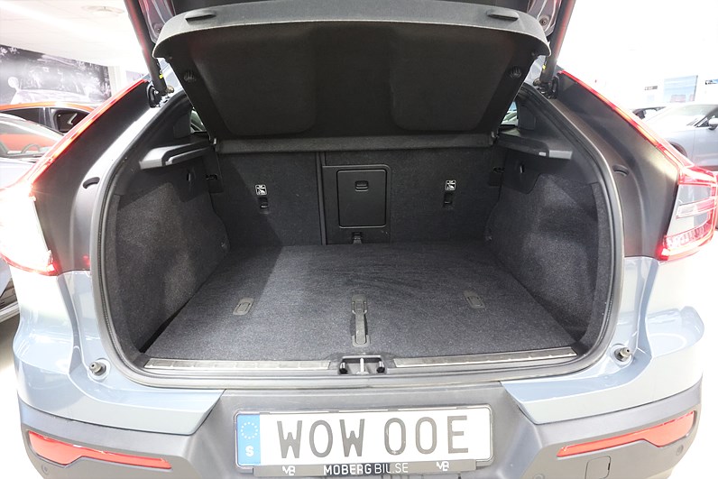 Volvo C40 Recharge Twin motor AWD 408hk Core Pano Drag