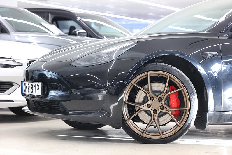 Tesla Model 3 Performance 513hk Pano AWD Navi PDC