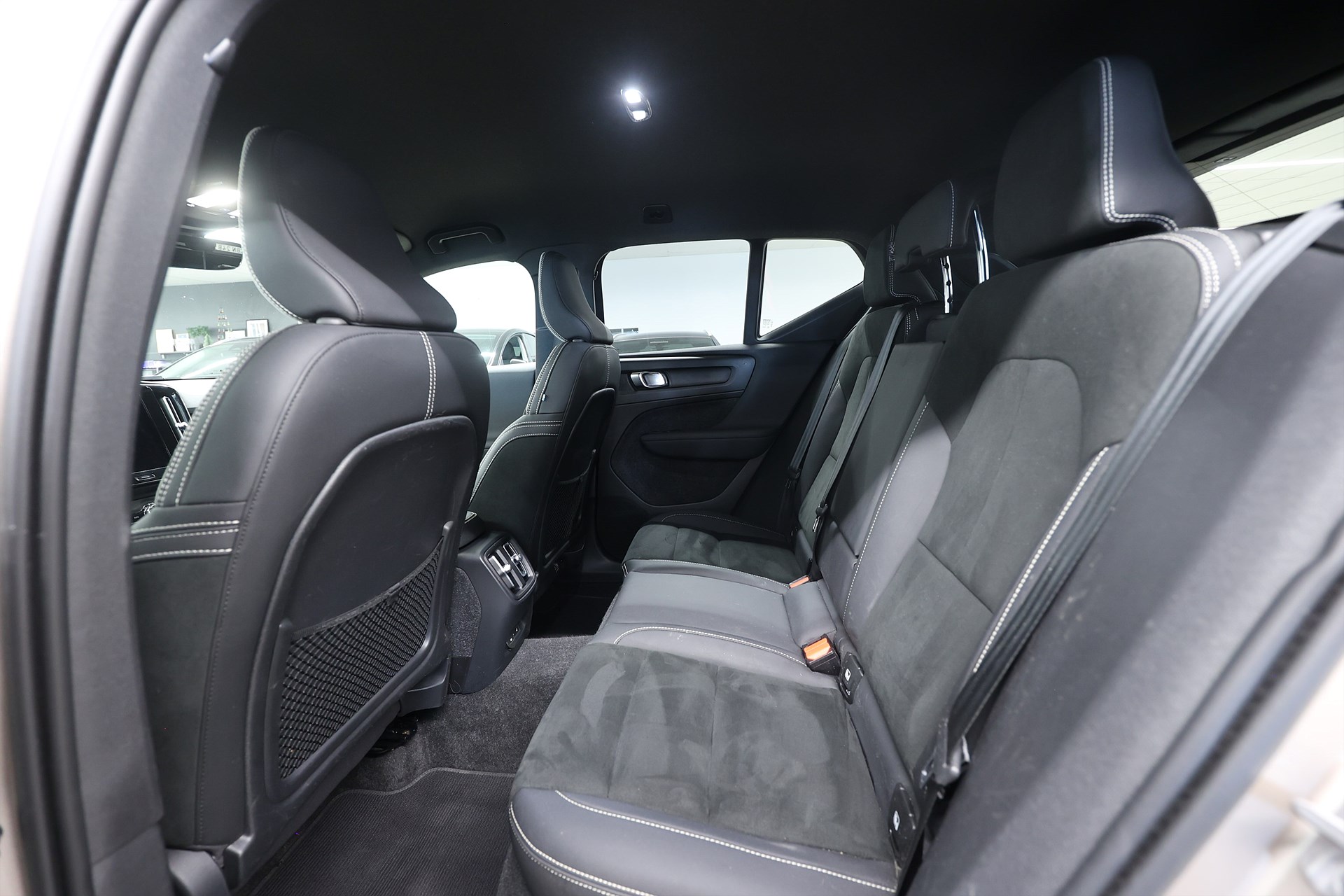 Volvo XC40 Recharge Single Motor 231hk Plus Keyless B-kamera Drag