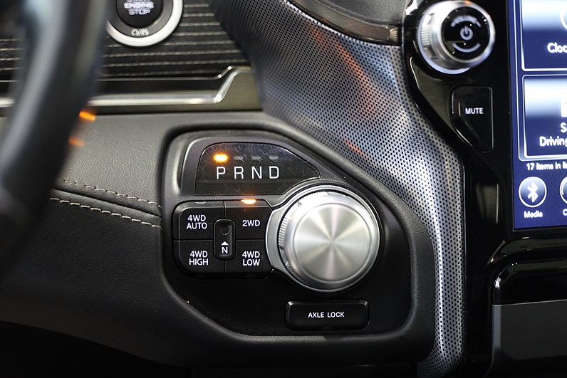 Dodge Ram 5.7 V8 Limited Webasto Rambox Bakflip MOMS