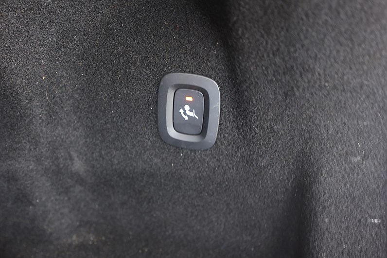 Volvo XC60 Recharge T6 AWD 350hk *Kampanj!* Plus Dark Pano Keyless Läder