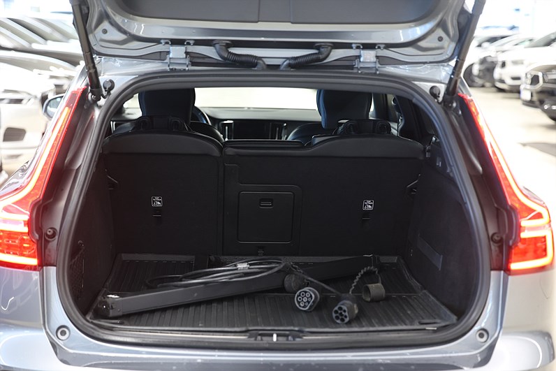 Volvo V60 T8 Twin Engine AWD 392hk Inscription H/K Värmare