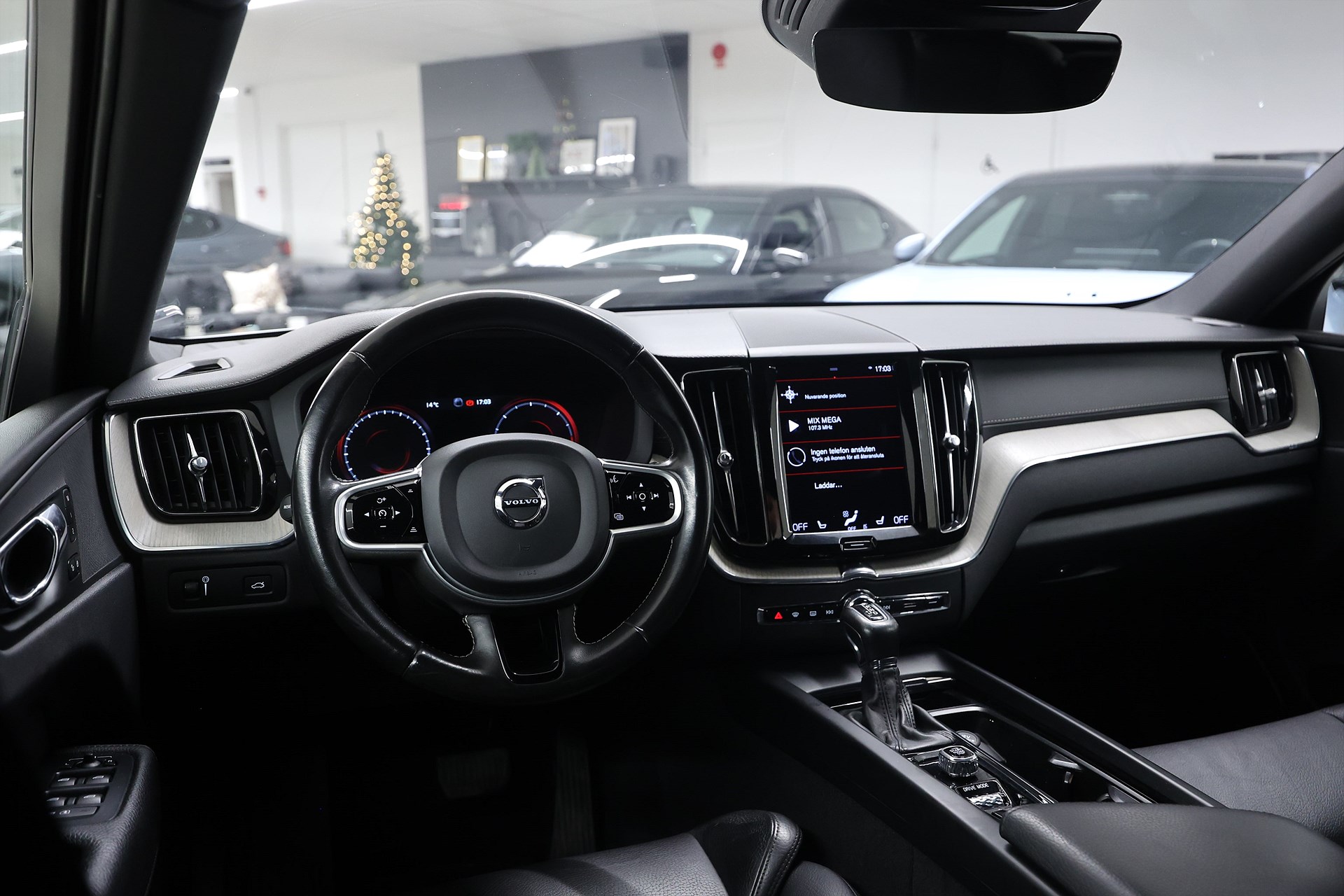 Volvo XC60 D4 190hk *Hjulkampanj!* Inscription B-kamera Navi Skinn