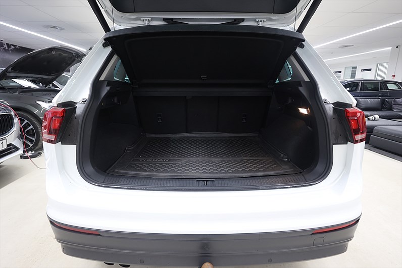 Volkswagen Tiguan 2.0 TSI 4M 190hk CarPlay B-Kamera Drag Värmare