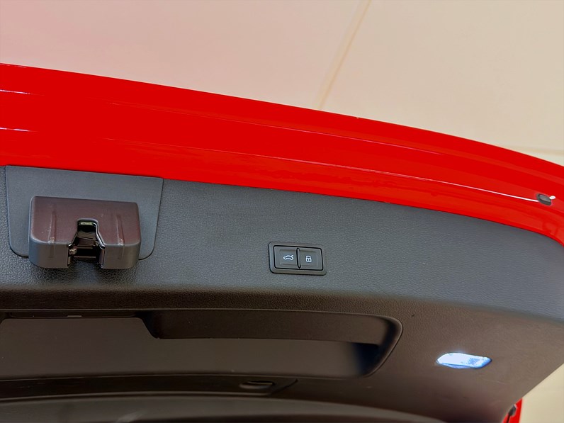 Audi Q8 50 e-tron quattro 340hk S Line B&O Pano 360 Navi Drag Keyless