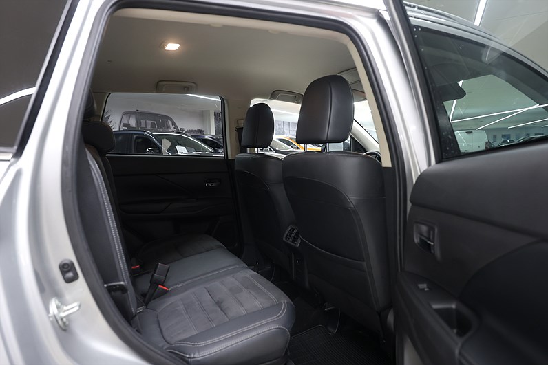 Mitsubishi Outlander 2.0 4WD 150hk Business Keyless