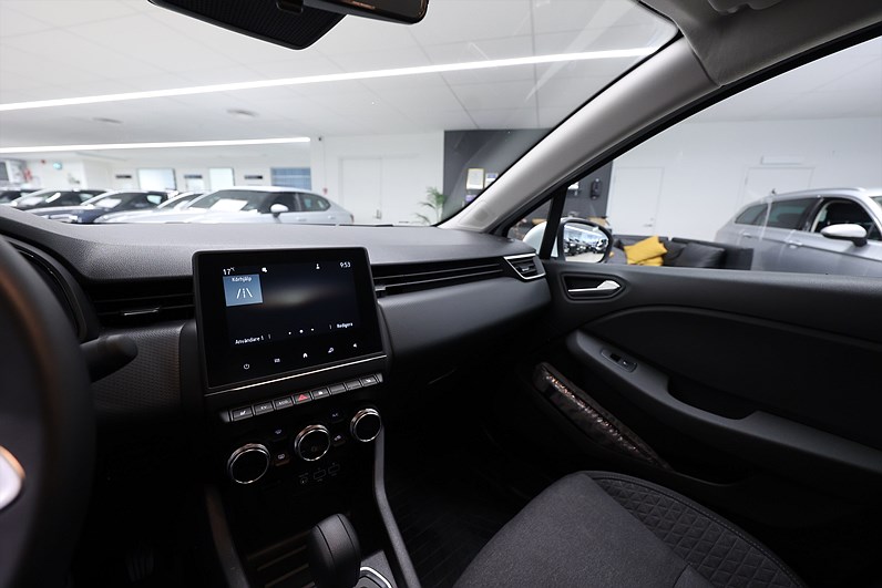 Renault Clio E-TECH MultiMode 140hk Zen PDC Carplay MOMS