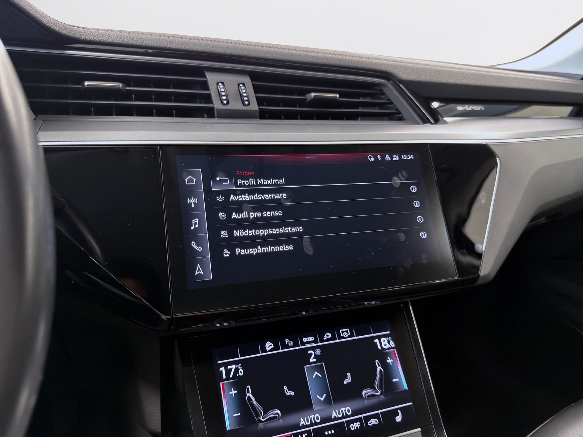 Audi Q8 50 e-tron quattro 340hk Helg på Moberg! B&O B-Kamera Luftfjädring
