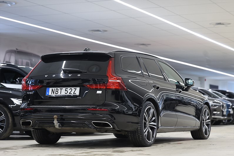 Volvo V60 Recharge T8 AWD 456hk R-Design B&W HUD Pano