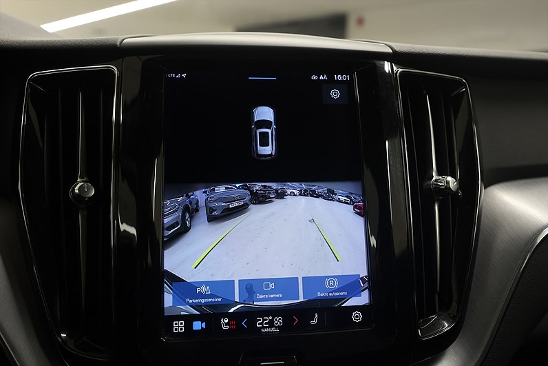 Volvo XC60 Recharge T6 AWD 340hk Momentum Pano Drag