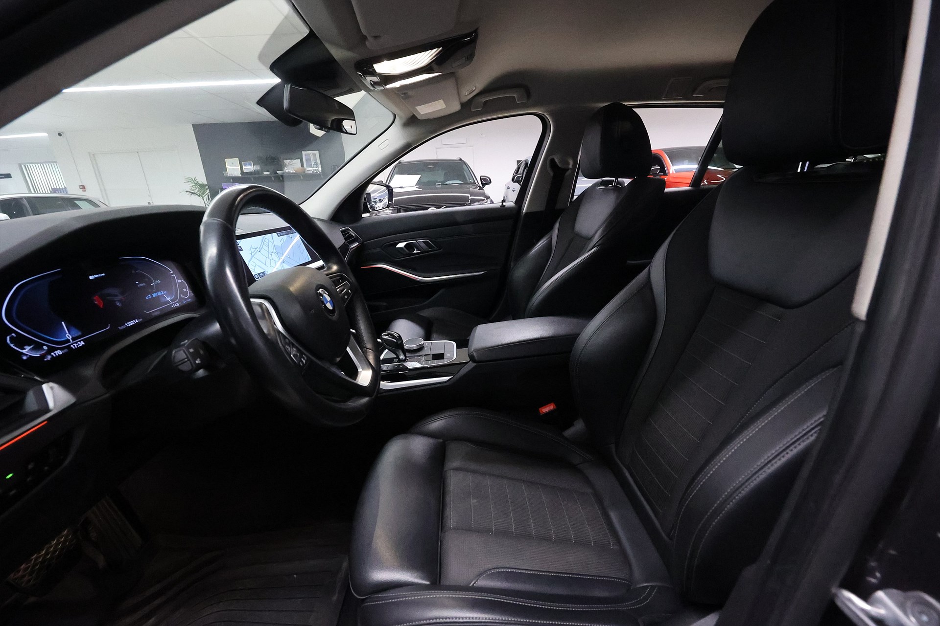 BMW 330e xDrive Touring 292hk Sport Line Shadow Navi Läder Drag