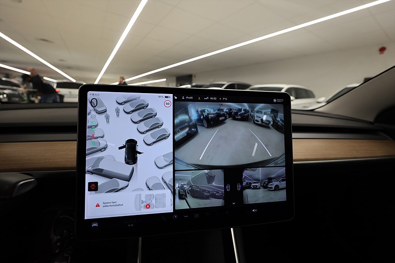 Tesla Model 3 Standard Range Plus 258hk AP Pano Skinn MOMS
