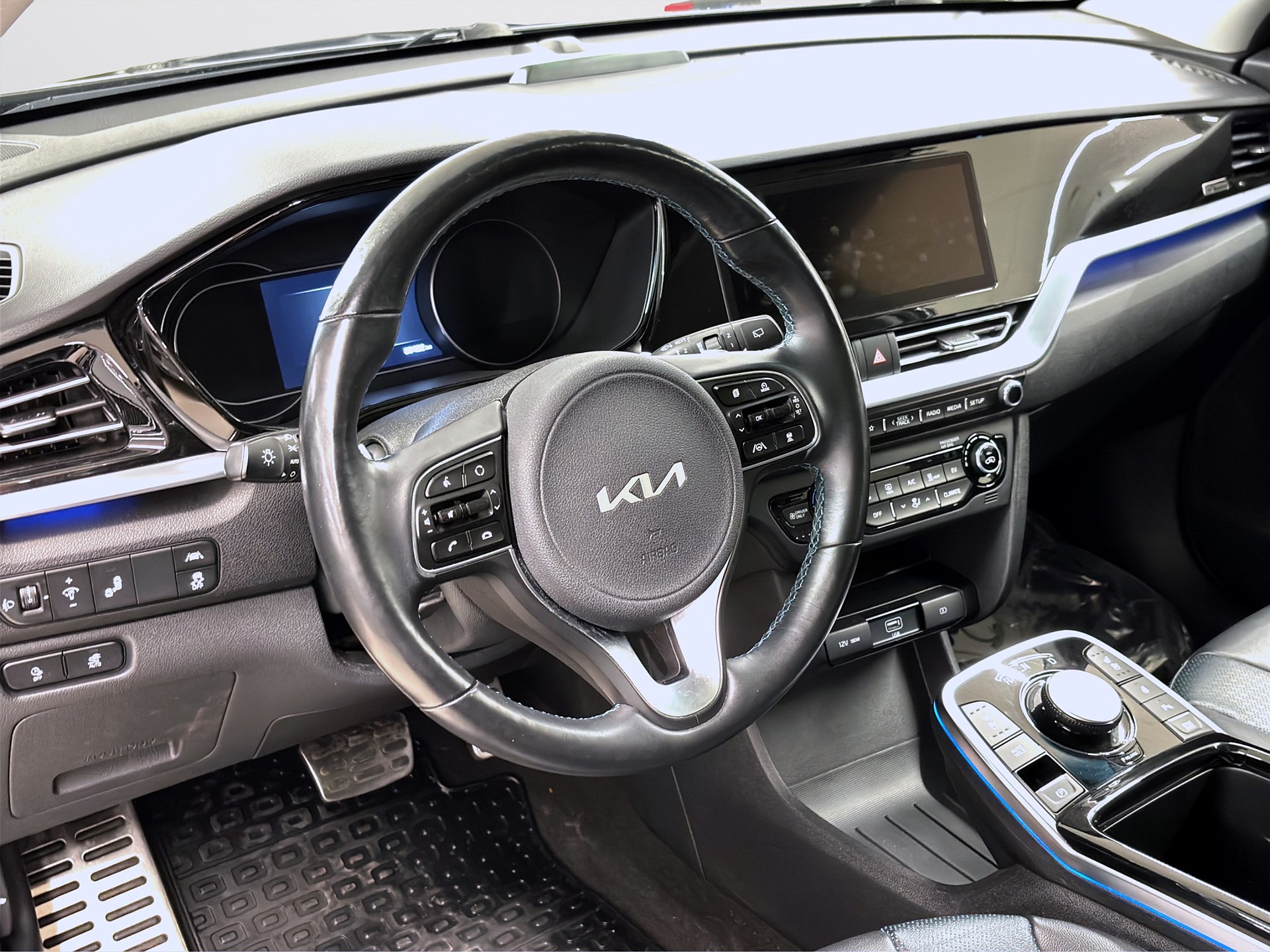 Kia e-Niro 64 kWh 204hk Helg på Moberg! Advance JBL Keyless Navi B-Kamera