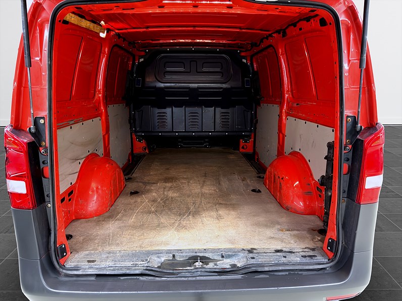Mercedes-Benz Vito 114 CDI 2.8t 136hk Helg på Moberg! Drag Takräcke