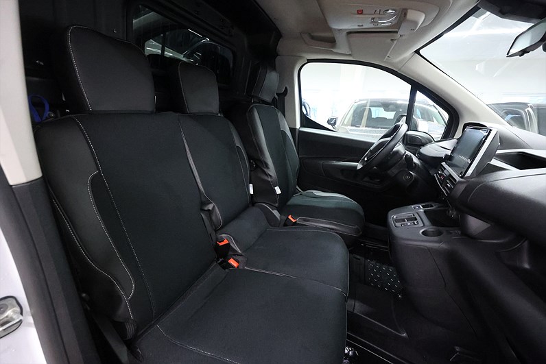 Peugeot e-Partner L1 136hk V-inrett Drag Navi CarPlay MOMS