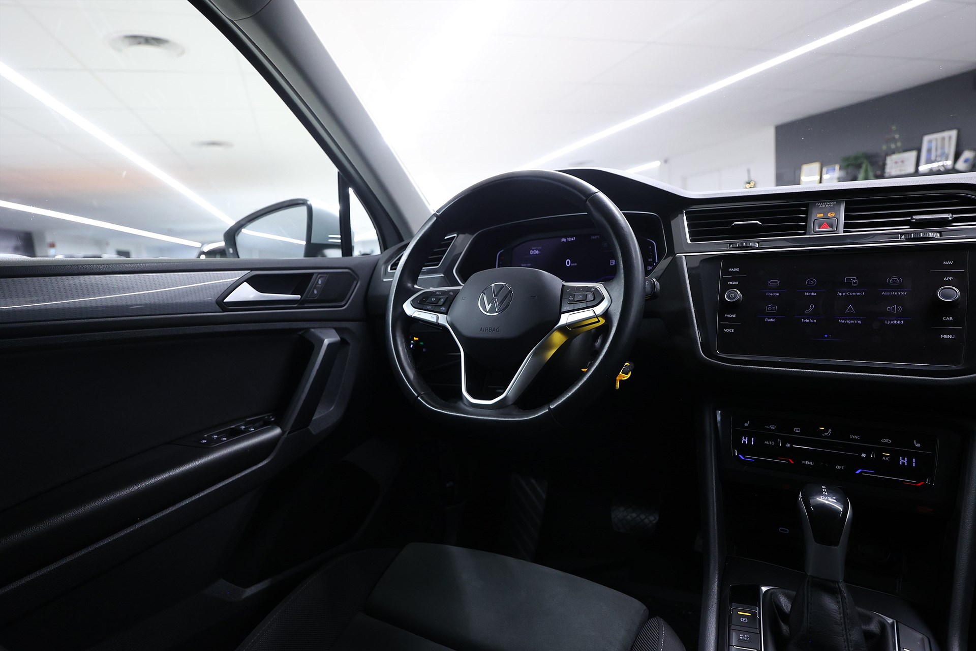 Volkswagen Tiguan 1.5 TSI 150hk *Hjulkampanj!* B-kamera Drag PDC