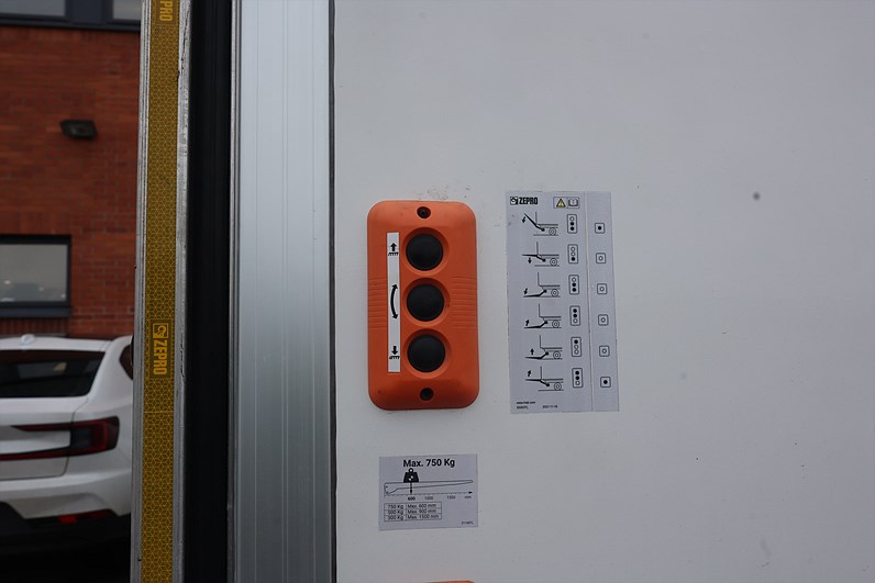 Iveco Daily 35-140 Chassi Cab 2.3 JTD 136hk BG-lyft MOMS