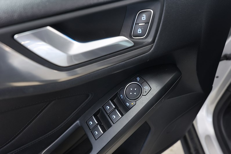 Ford Focus Kombi 1.0 125hk *Kampanj!* Keyless Navi PDC Carplay