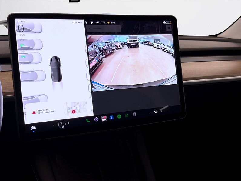 Tesla Model 3 Long Range 498hk AWD Pano Läder Navi B-Kamera