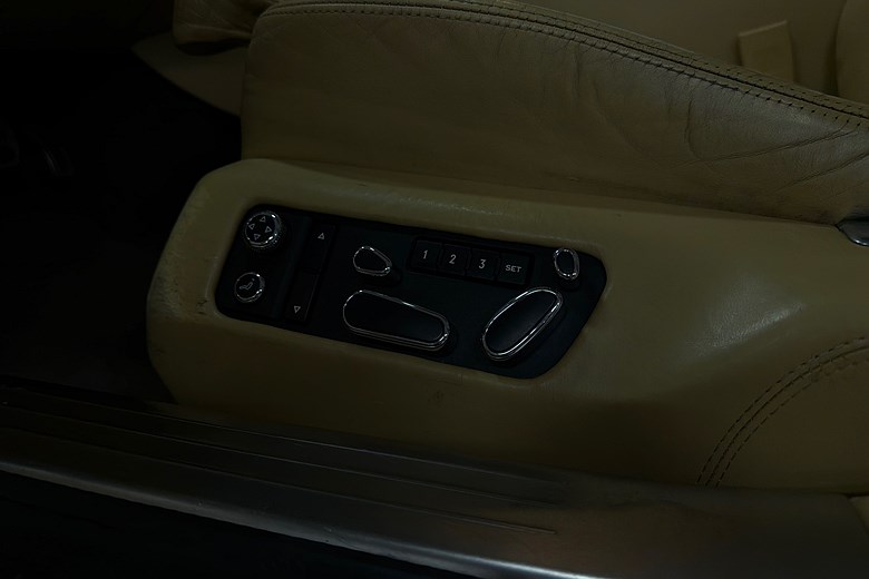 Flying Spur L 6.0 W12 AWD, 560hk, 2006, Unik 2006, svart – bild 26 av 26, begagnad hos Niber i Järfälla