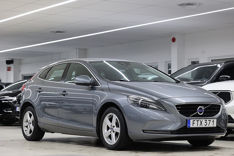 Volvo V40 D3 150hk *Hjulkampanj!* Momentum Drag Värmare
