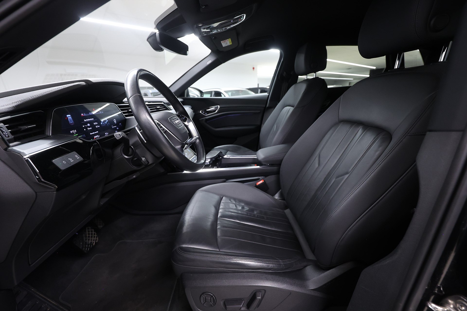 Audi e-tron 50 Quattro 313hk *Hjulkampanj!* Proline Navi B-kamera Drag MOMS