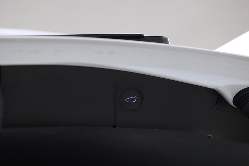 Tesla Model 3 Long Range AWD 440hk AP Pano Läder