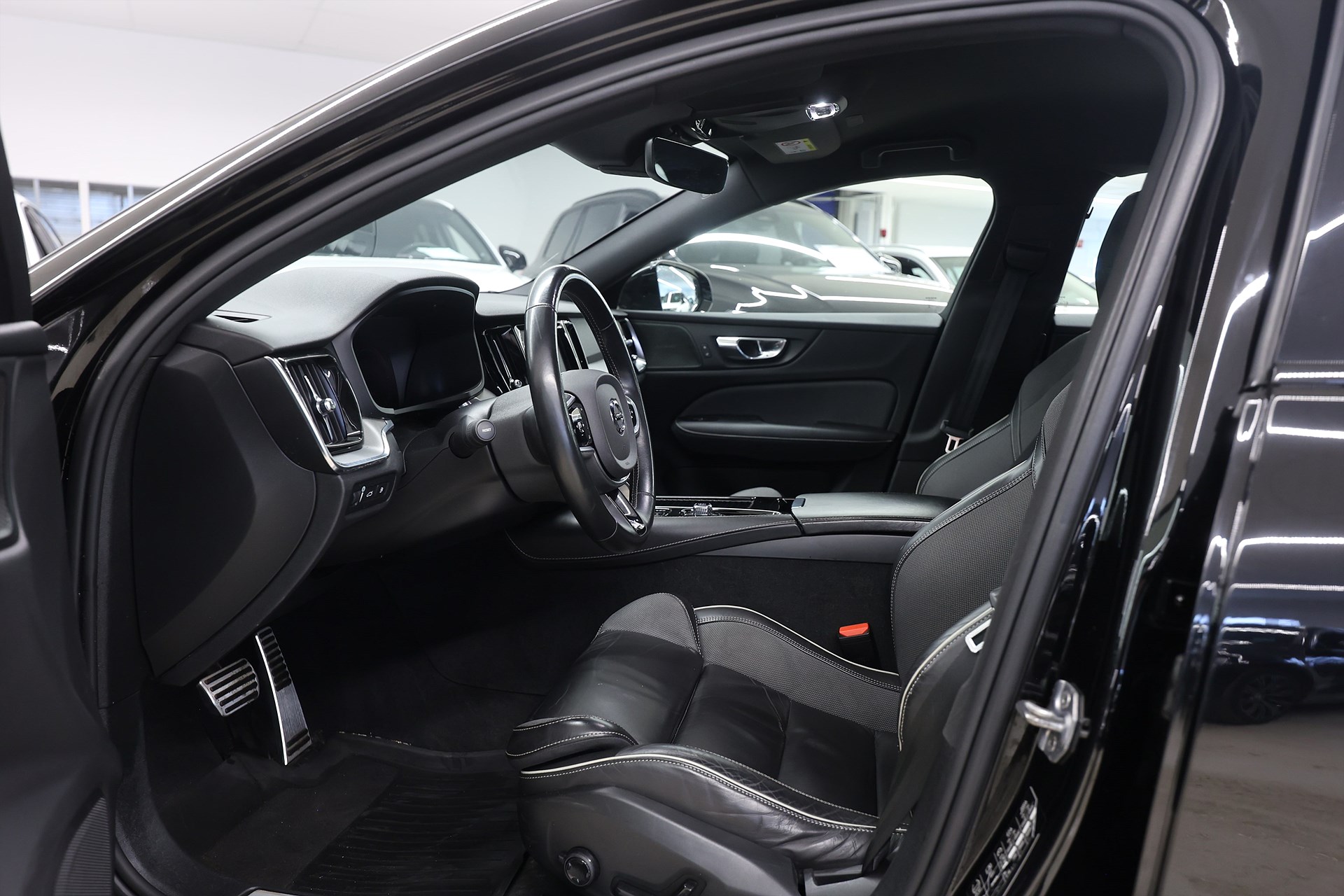 Volvo S60 T8 AWD 392hk *Kampanj!* R-Design HUD H/K 360