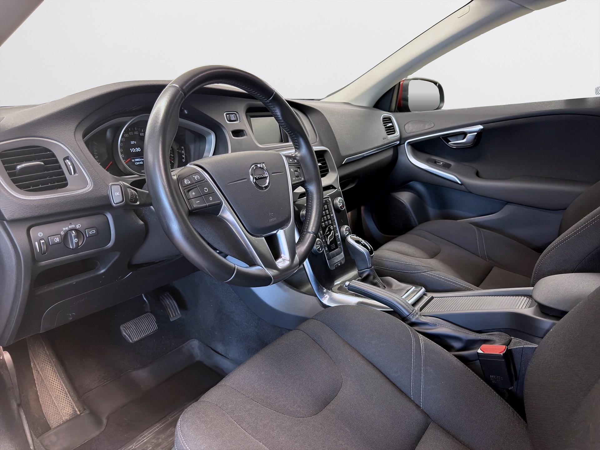 Volvo V40 T2 122hk Momentum Business Adv Värmare