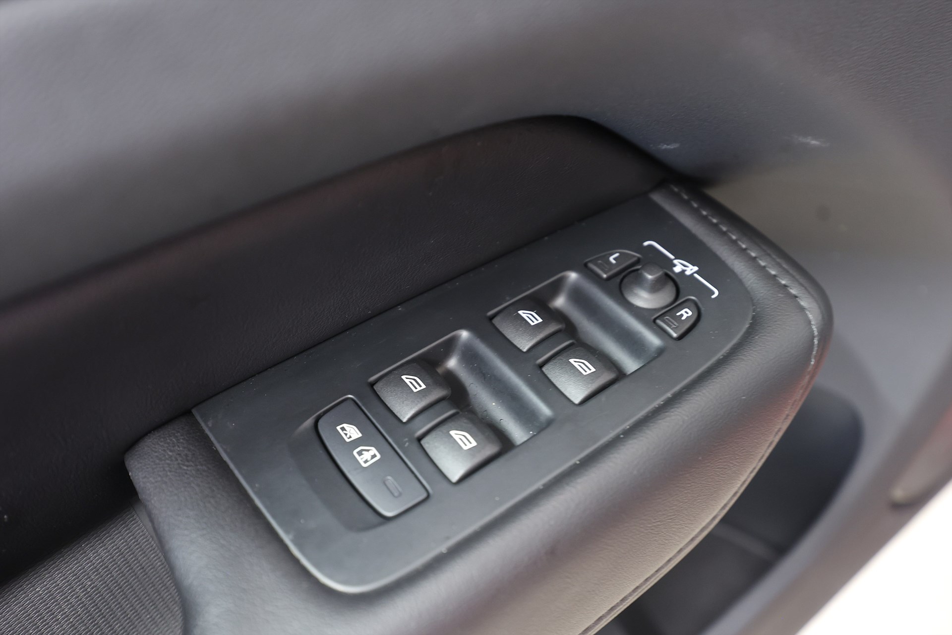 Volvo XC60 Recharge T6 AWD 350hk *Kampanj!* Plus Dark Pano Keyless Läder