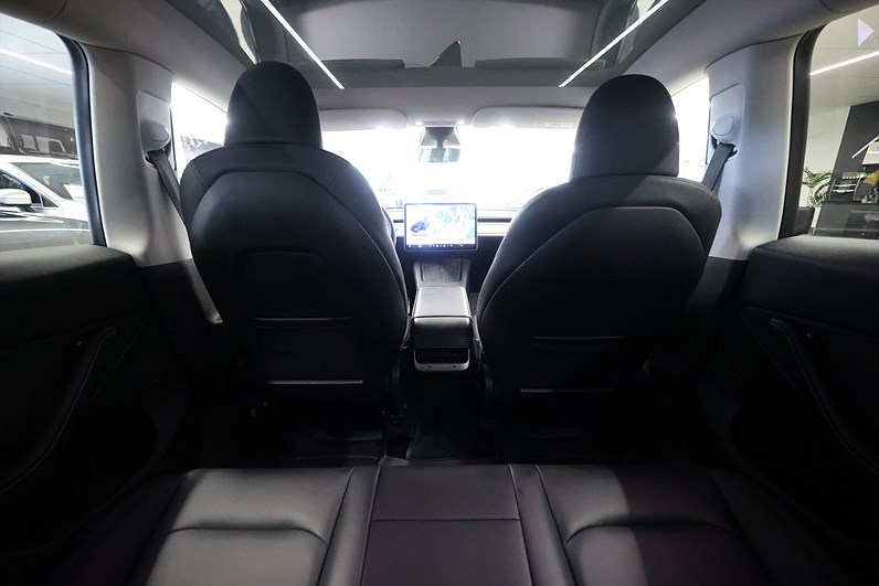 Tesla Model Y Performance 534hk Pano Navi Läder