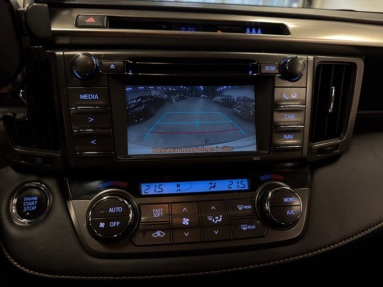 Toyota RAV4 2.0 AWD Navi Keyless Drag Kamera 2015, vit – bild 23 av 24, begagnad hos Niber i Järfälla
