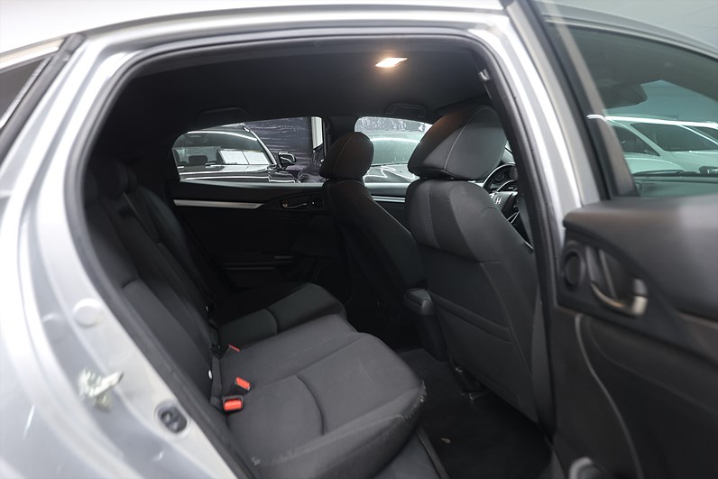 Honda Civic 1.0 126hk Elegance B-kamera Navi