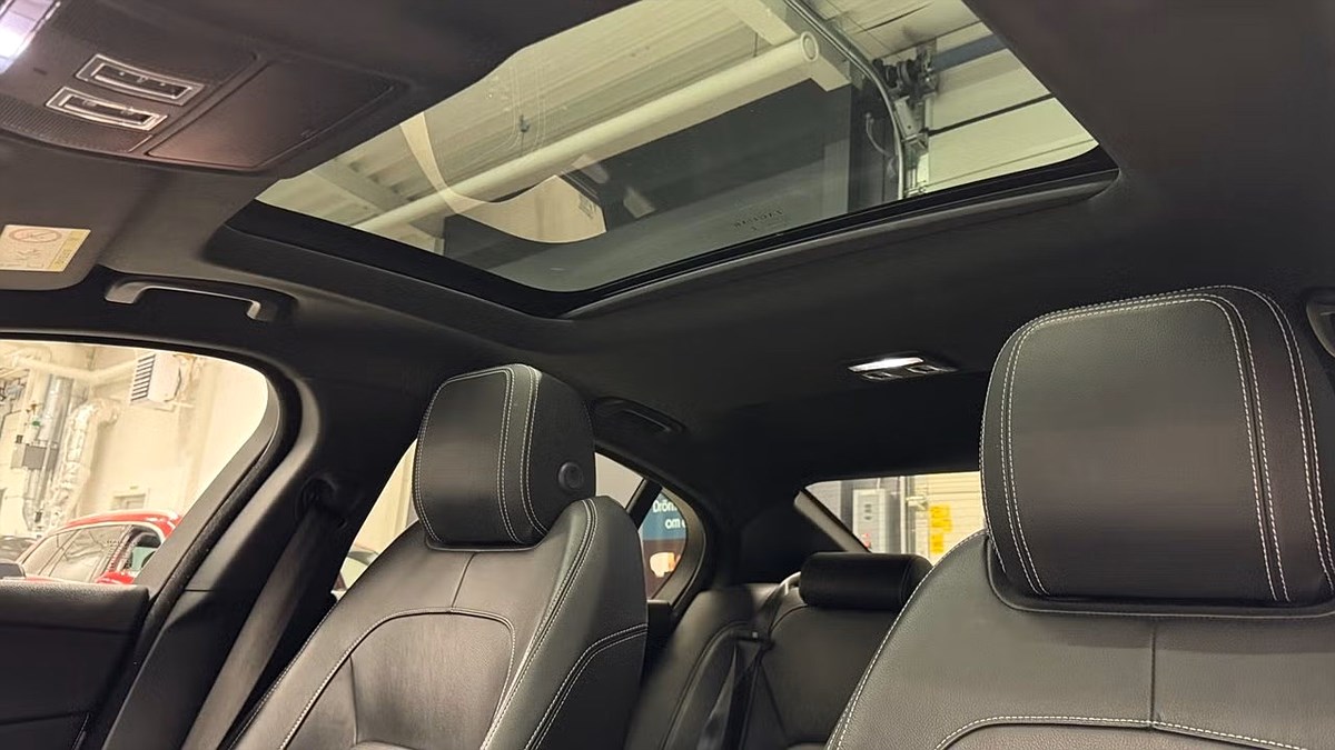 Jaguar XE – bild 10