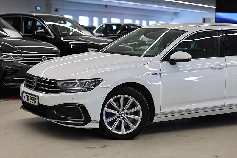 Volkswagen Passat GTE 218hk Räckvidd 60 km Värmare B-kamera Drag