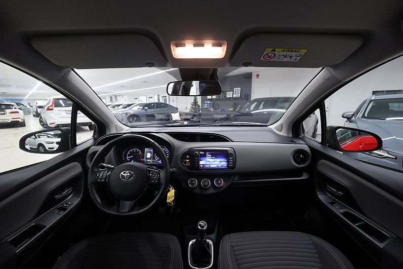 Toyota Yaris 1.5 111hk *Hjulkampanj!* Active B-kamera Bluetooth Farth