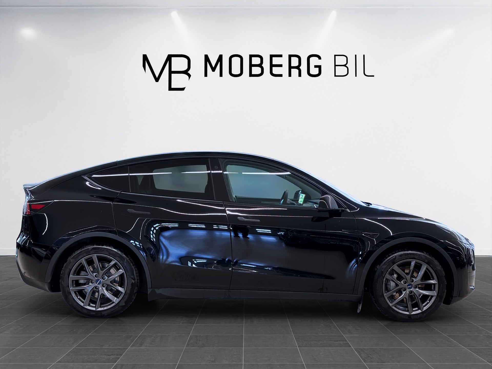 Tesla Model Y Standard Range 299hk Helg på Moberg! Pano B-Kamera