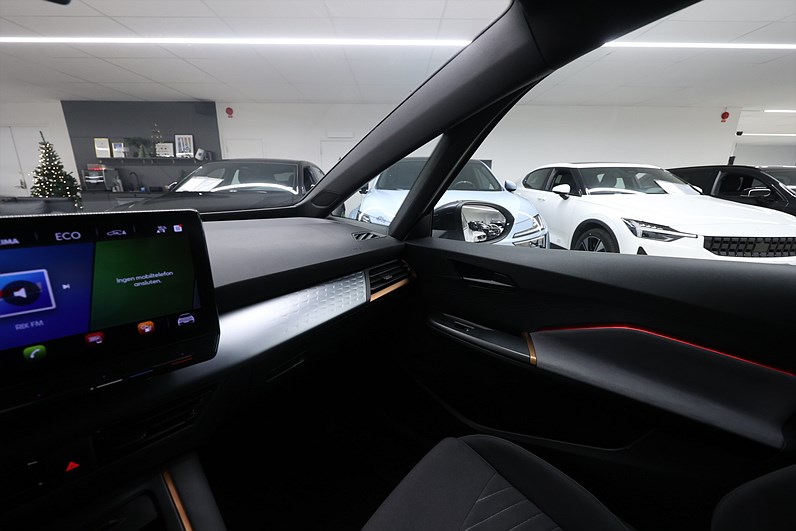 Cupra Born 204hk *Hjulkampanj!* Värmare B-kamera Navi Farth