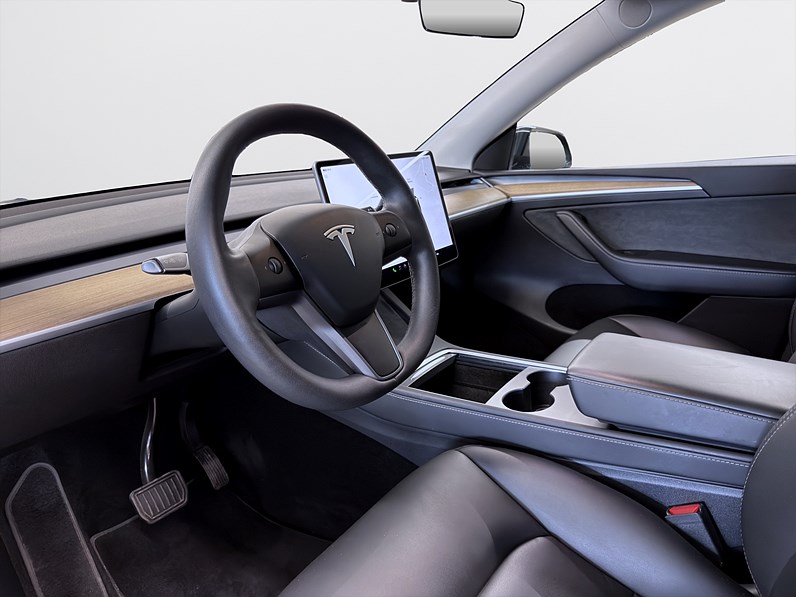Tesla Model Y Standard Range 299hk Helg på Moberg! Pano Premium Navi