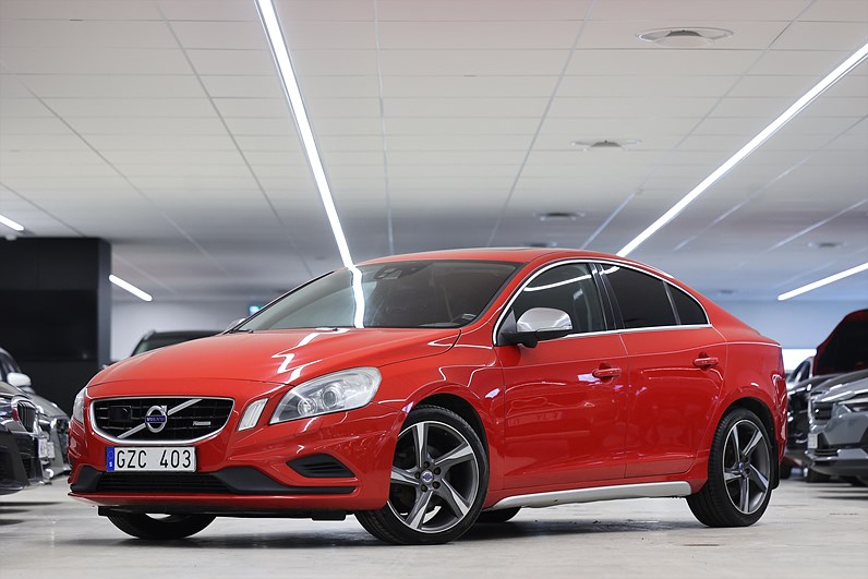 Volvo S60 T5 240hk R-Design Pano B-kamera Värmare