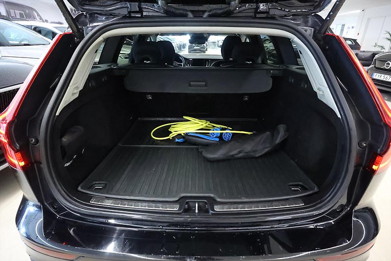 Volvo V60 Recharge T6 AWD 340hk Momentum Keyless CarPlay PDC